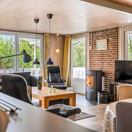 Vakantiehuis Gabriela - 1km From The Sea By Interhome *