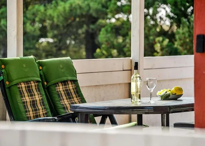 Gabriela - 1km From The Sea By Interhome