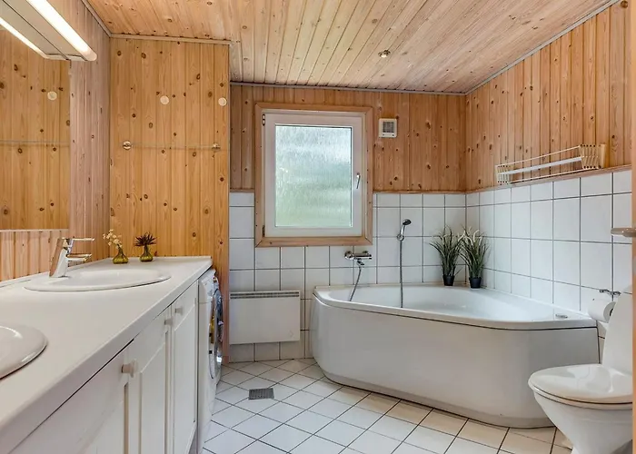 Holiday home Gabriela - 1km From The Sea By Interhome