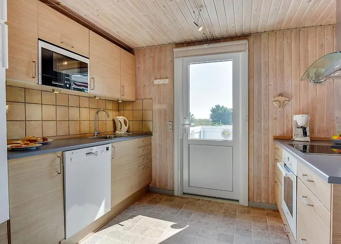 Gabriela - 1km From The Sea By Interhome