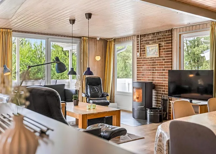 Holiday home Gabriela - 1km From The Sea By Interhome *